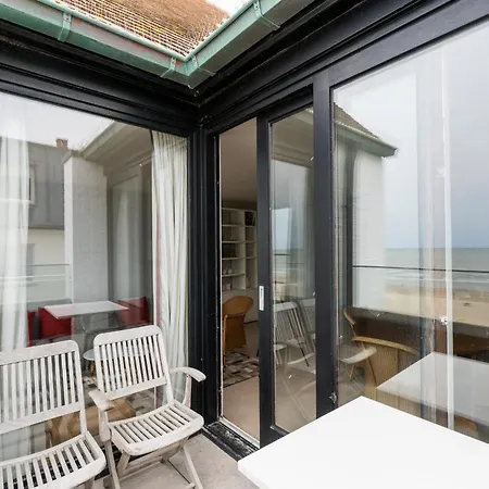 Uitwaaien, Ontspannen & Genieten Aan Zee In Lägenhet